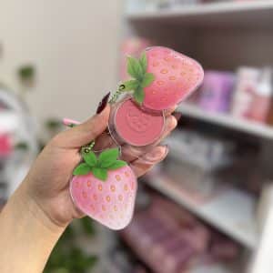 رژگونه پودری توت فرنگی اویز دار
