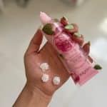 کرم مرطوب کننده و آبرسان دوکاره گل رز سادور - تصویر 2