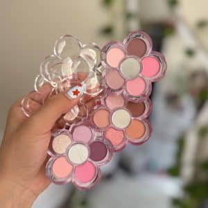 سایه پینترستی گل شاکینو
